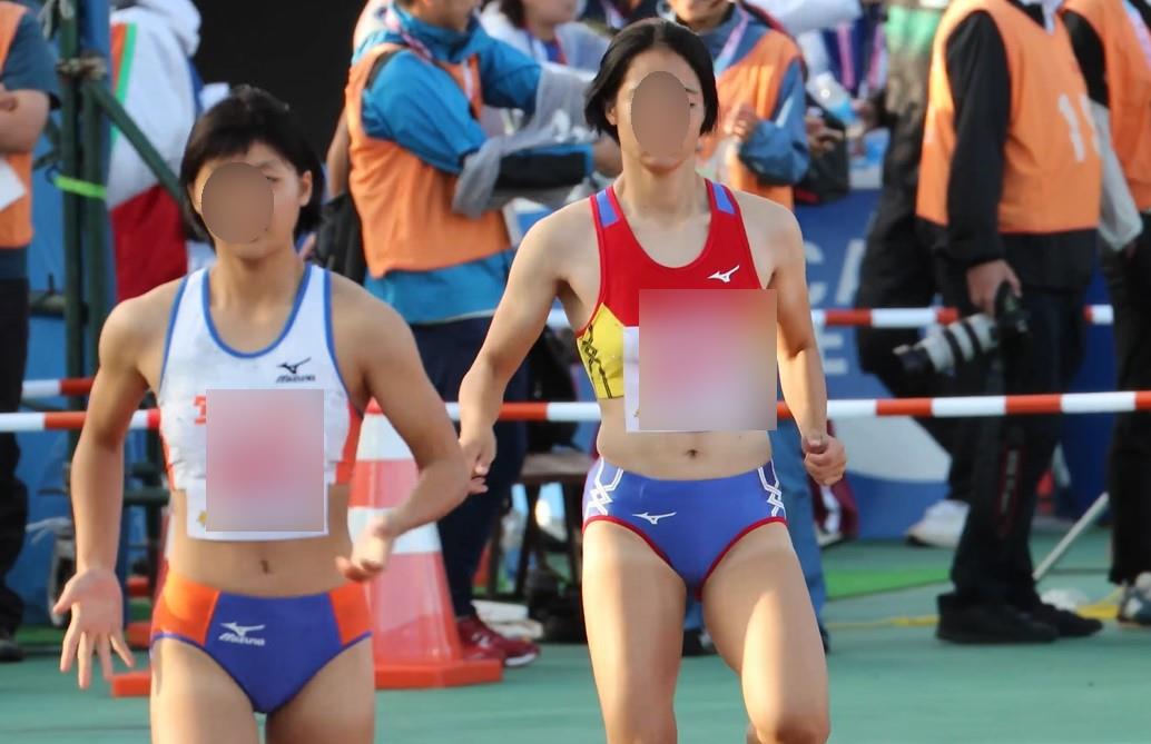 【再販】0561_03 2019年全国都道府県別大会 4x100mリレー03 赤色ユニチーム 2走選手のスタートにフォーカス ニューヨーク体育大学 いきいき茨城ゆめ国体2019　陸上少年女子　陸上成年女子　熊本県代表　赤色ブルマ　岡山県代表　桃太郎アシックスブルマ　高知県代表　バトントスお尻ブルマ　土井杏南　大阪府代表　国体派手ブルマ